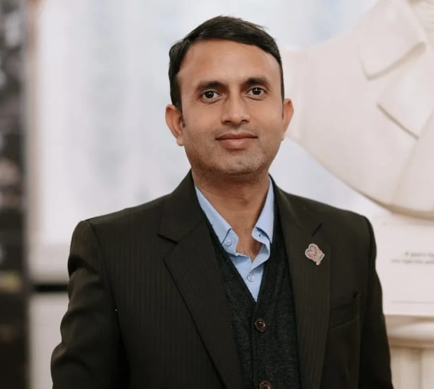 Dr. Kunwar Kant